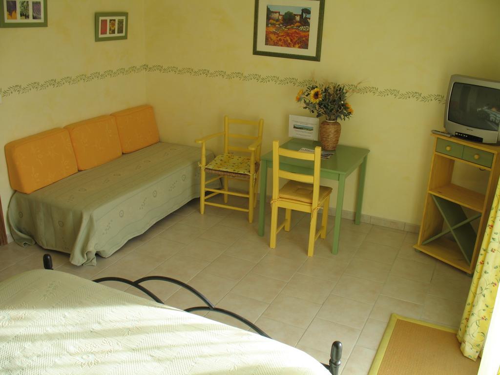 Le Jas Du Gabian Hotel Volonne Esterno foto