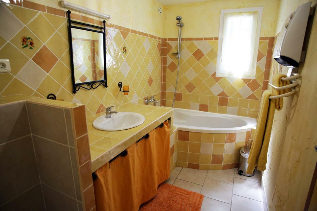 Le Jas Du Gabian Hotel Volonne Esterno foto